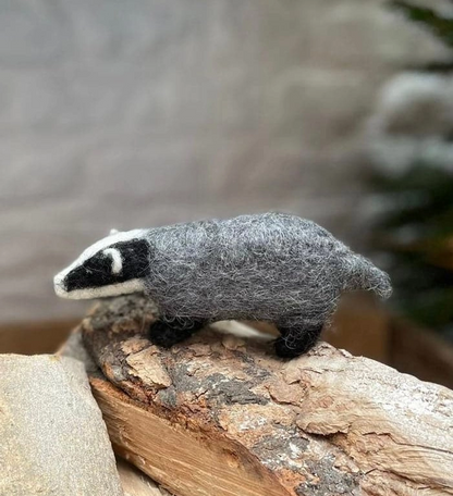 The Makerss Badger Needle Felting Craft Kit